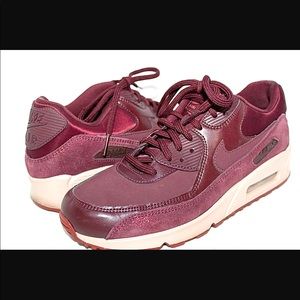 🎈2 Pair of Air Max both size 10**NIKE AIR MAX 90 and Nike Air Max 2013